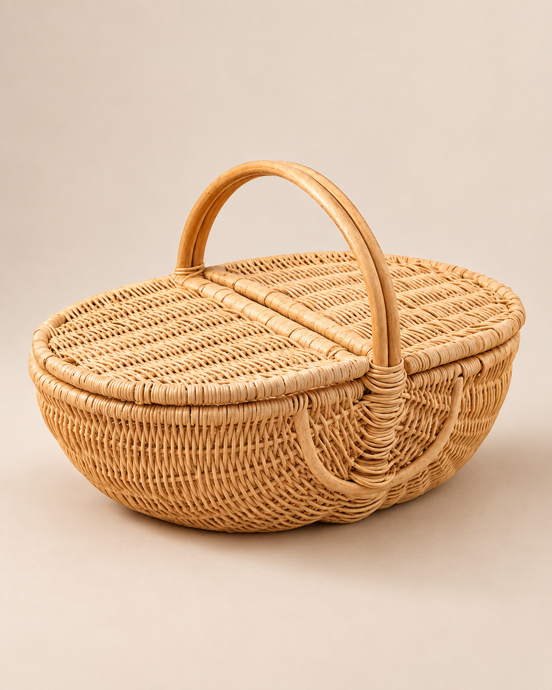 Handcrafted Cane Picnic Basket with Lid for Outdoor and Travel Use — Canewoven
